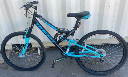 26&rdquo; Huffy Trail Runner (Blue) Bike