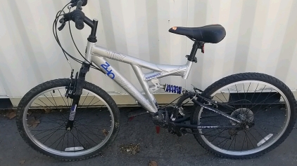 24" DYNACRAFT Silver bike