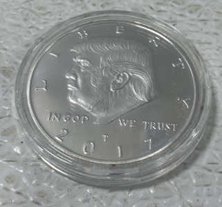 (1) 2017 Trump Silver Dollar Unknown Metal
