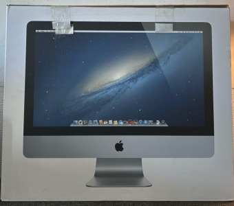 iMac w/ Box & Keyboard