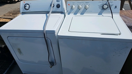 Washer, Dryer Combo GE/Whirlpool
