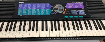 Large Yamaha Electric Keyboard