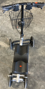 Nova Turning Knee Walker