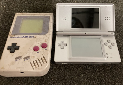 Nintendo Game Boy & DS Lite