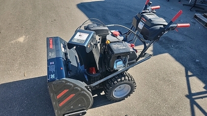 Troy-Bilt "Arctic Storm" Snow Machine