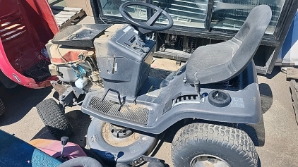 Riding Lawnmower, 20HP, Murray Performance