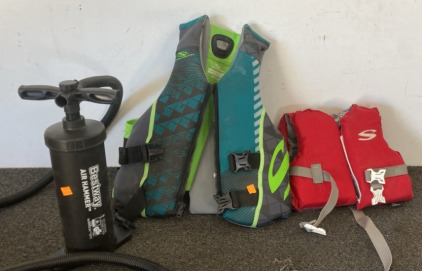 (2) Life Vest & Air Pump
