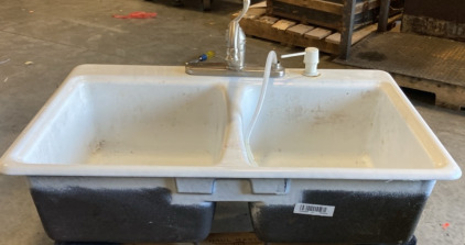 ANTIQUE!! CAST IRON!! Duel Kitchen Sink