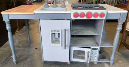 Play Counter With: Sink, Microwave, Stove, & Fridge