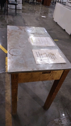 3'x1'10"x2'9½" Metal Top Table