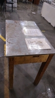 3'x1'10"x2'9½" Metal Top Table