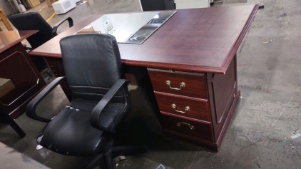 6'x3'x2'5" Redish Brown Wooden Office Desk w/ (1) Black Swivel Chair & (1) 3'x2' Mirror