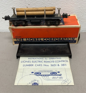 Lionel Train Corp. (Pre-War) Remote Control Lumber Car #3651 W/ Logs, Tray, Box, And Instructions (1938-1942)