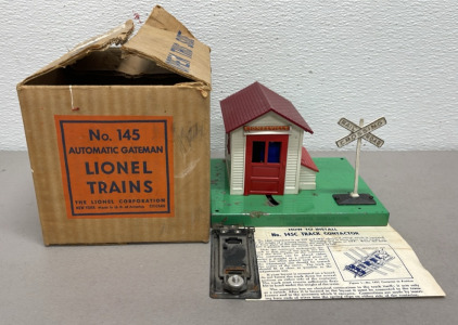 Lionel Electric Trains Automatic Gateman #145 W/ Box And Instructions (1950-1966)