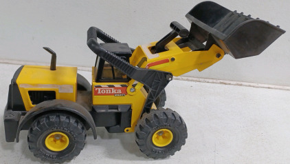 (1) Tonka Mighty Truck Front Loader