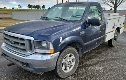 2002 FORD F-250 - UTILITY COMPARTMENTS!