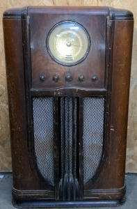 Antique Silver Sone Radio