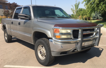 2002 GMC SIERRA - 4X4 - TOW PACKAGE!