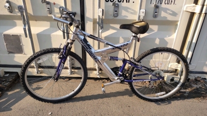 26" Mongoose Light Weight Aluminum XP-100 (Gray/Dark Blue) Bike