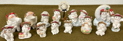 (12) Collectible Dreamsicles Figures (2) Dreamsicles Tea Light Candle Holders (1) Dreamsicles Hat On Hat Stand