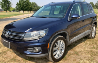 2012 VOLKSWAGEN TIGUAN SE - AWD!