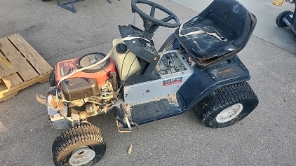 Riding Lawnmower, MTD Yard Machine