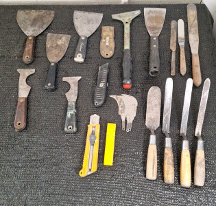 Collection Of Assorted Putty Knives, Scrapers, Box Knives & Small Grout Trowles