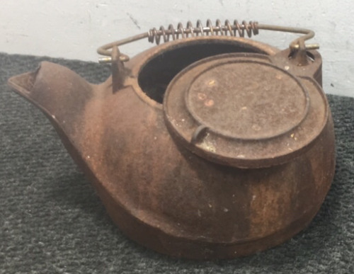 Cast iron kettle