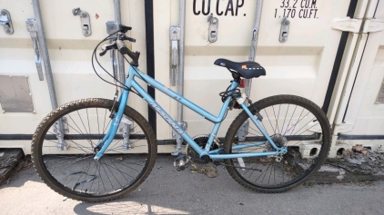 26" Magna Mnt. Tamer (Light Blue) Bike