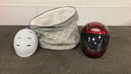 Pop Up Tote With Helmets