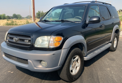 2002 TOYOTA SEQUOIA - 4X4!