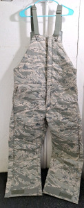 (1) Pair Of Dakotal Outerwear, Camouflage Bib Overalls, Medium Regular