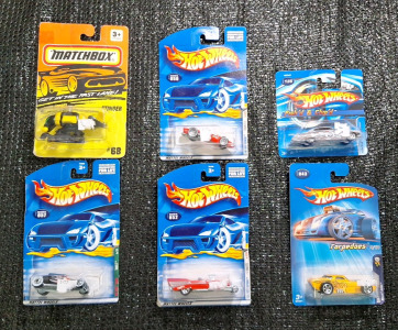 (5) Assorted Hot Wheels Toy Vehicles & (1) Matchbox Toy Vehicle