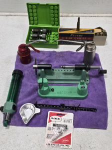 Reloading Equipment & Die Set