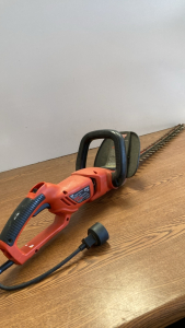 WORKING Black & Decker Hedge Trimmer