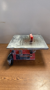 WORKING WET TILE SAW