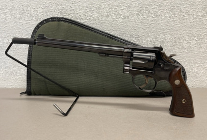 Smith & Wesson 22 L.R. CTG Revolver W/ Allen Soft Gun Case