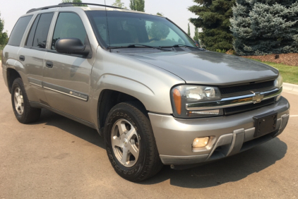 2002 CHEVROLET TRAILBLAZER - 4X4 - TOW PACKAGE!