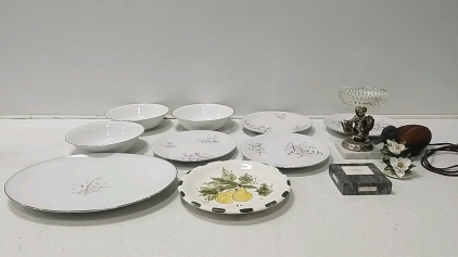 Gold/Silver outlined Plates and Bowls, other glass Home decor