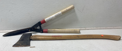 (1) Pair of Agoro Hedge Shears (1) Razorback Axe