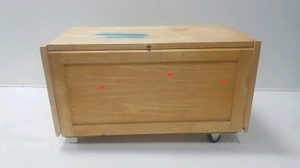 Wooden chest with Wheels