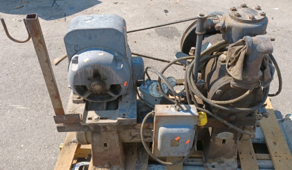 (1) General Electric Triclad Capacitor Motor - Model 5KCJ224H2