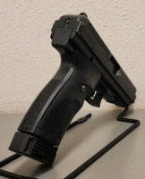 Hi-Point Model JCP .40SW Semi Automatic Pistol-- 7166512 - 2