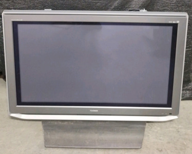 (1) Toshiba 42" HD Plasma TV W/ Remote, Wall Mount & Remote - Works!