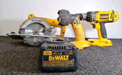 (1) Dewalt Cordless Circular Saw, Drill, Flashlight & Charger, W/O Batteries