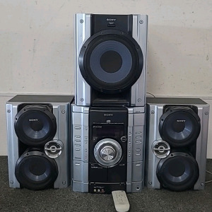 Sony hi-fi sound system w/remote 4pc set