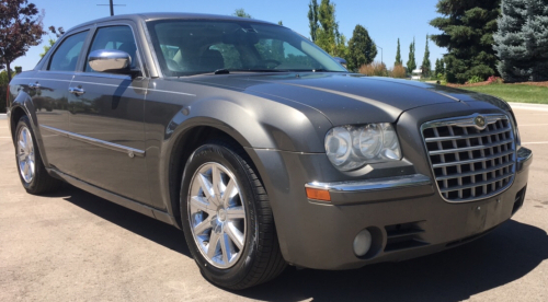 2009 CHRYSLER 300C - CLEAN - HEMI!