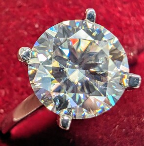$1800 14K 2G Moissanite 1.75Ct Ring