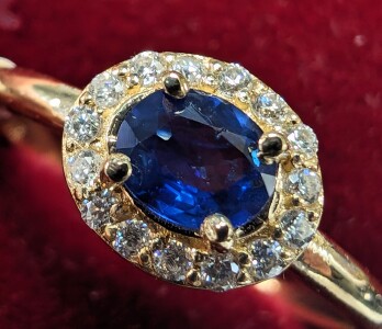 $1600 10K 2.02G Sapphire 0.4Ct & Moissanite 0.12Ct Ring