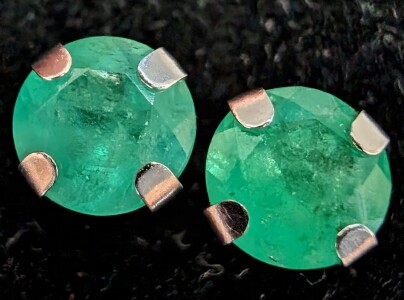 $970 14K 0.5G Natural Emerald 0.9Ct Earrings